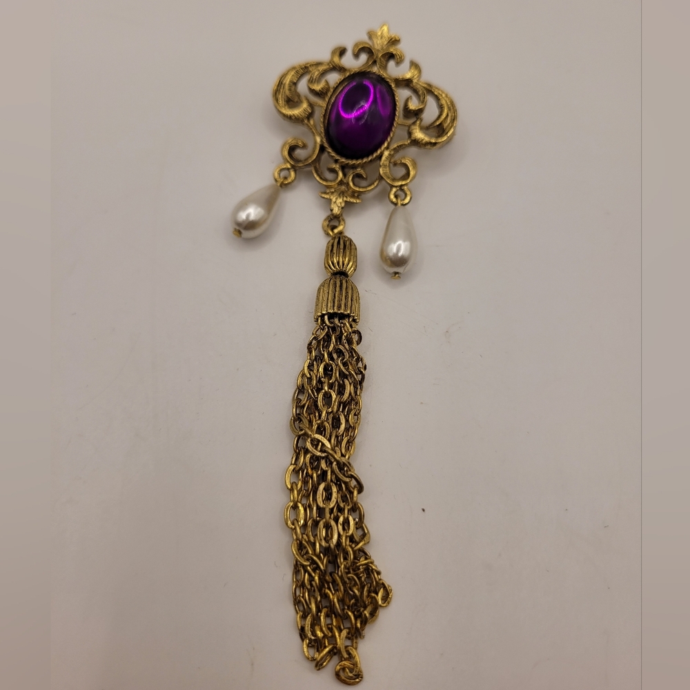 Vintage Brooch Pin Gold Tone Purple Cabochon Dangling Chain Tassel